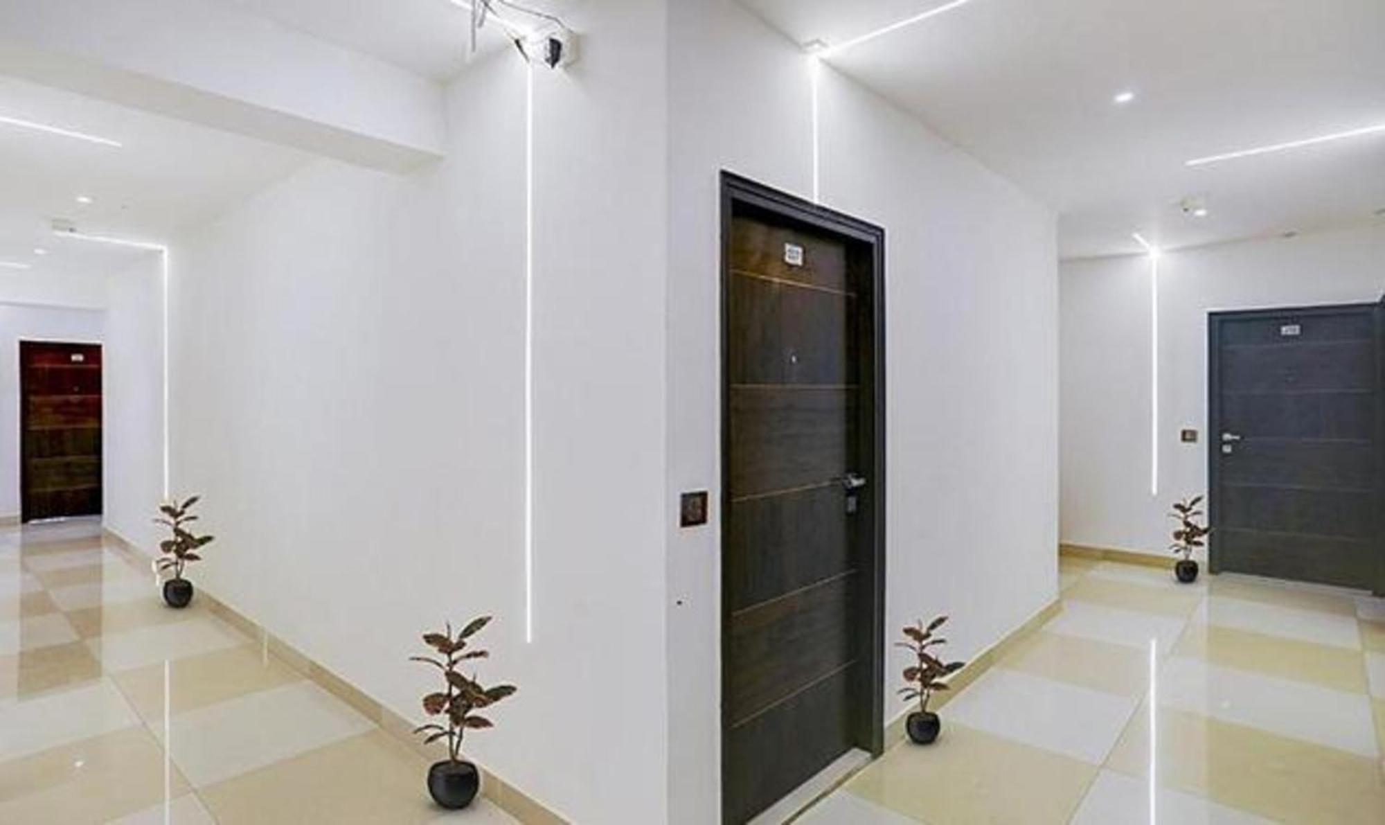 Townhouse West Near Udyog Nagar Metro Station Hotel New Delhi