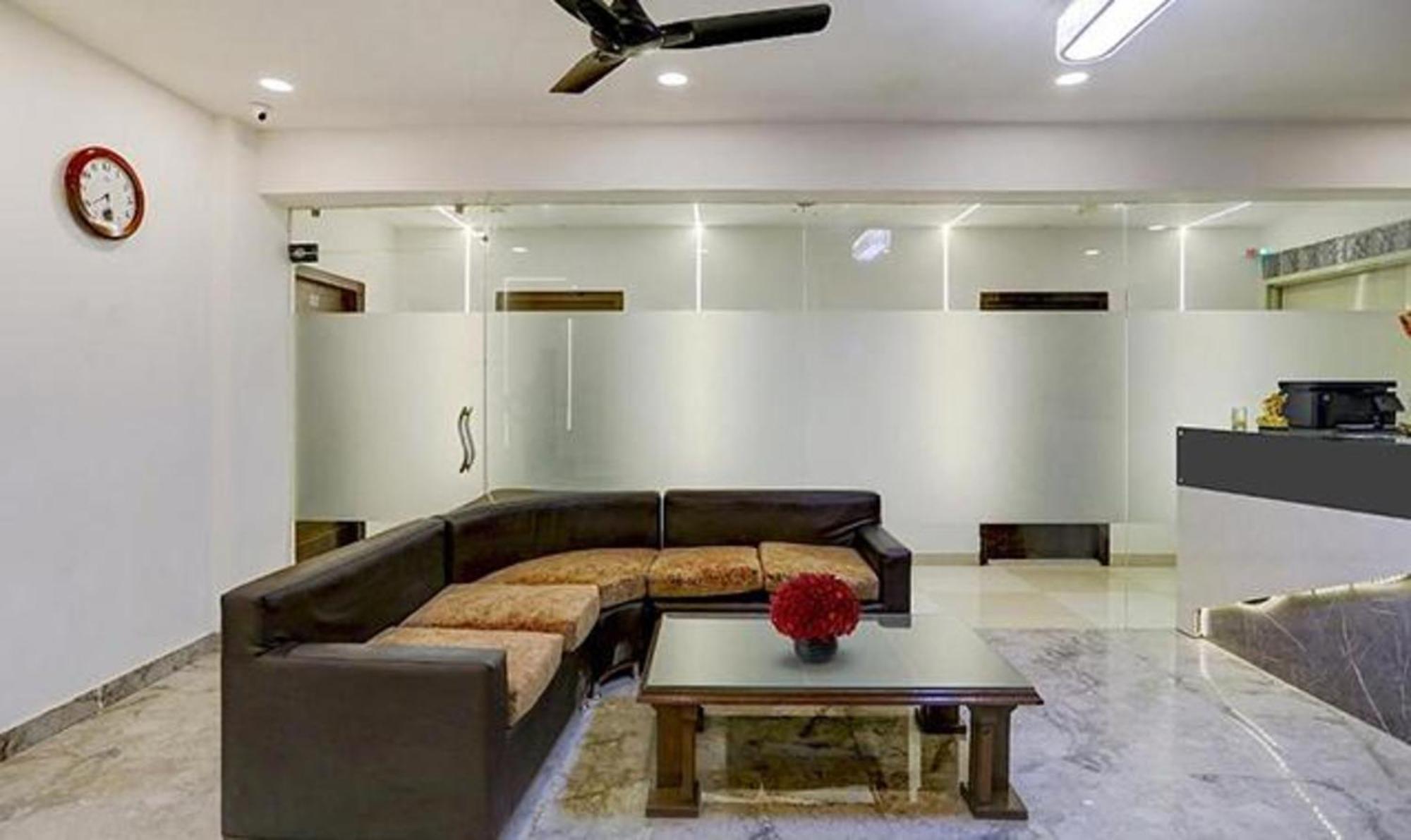 Townhouse West Near Udyog Nagar Metro Station 3* New Delhi
